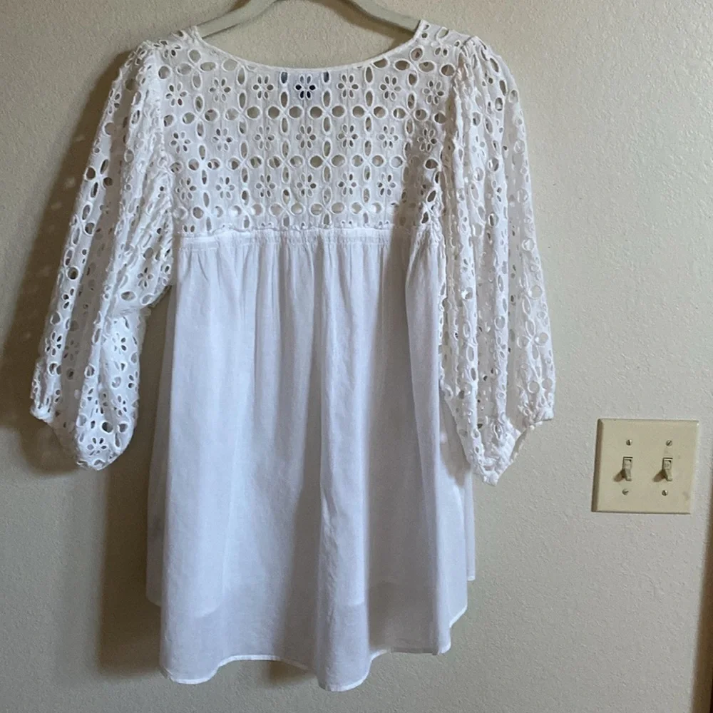 ANTHROPOLOGIE WHITE EYELET TOP